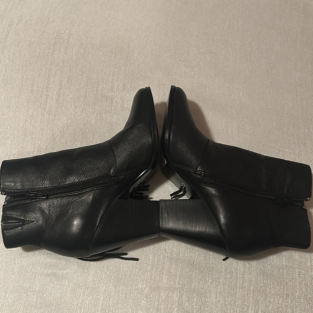 Aldo Women’s ‘Linsey’ Styled Ankle Heeled Booties Black w/ Tassels Size 7 - Picture 11 of 16